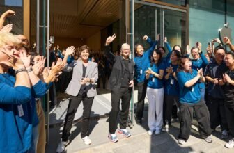 Apple is reportedly on the point of exchange Tim Prepare dinner as early as subsequent yr