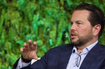 Pinterest CEO Backs Social Media Ban for Youngsters Below 16