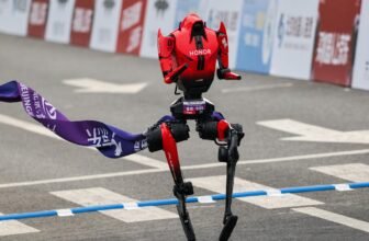 Beijing’s robotic half-marathon is again for its second 12 months with far much less embarassing outcomes