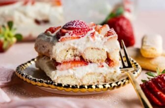 14 Strawberry and Berry Desserts Value Each Chew